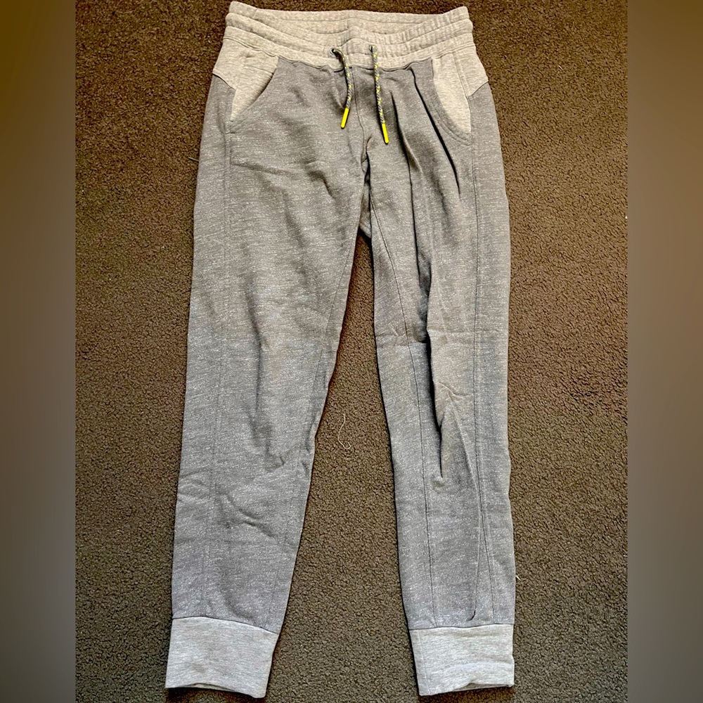 North Face Gray jogger Sweatpants Women size Small. With neon green accents